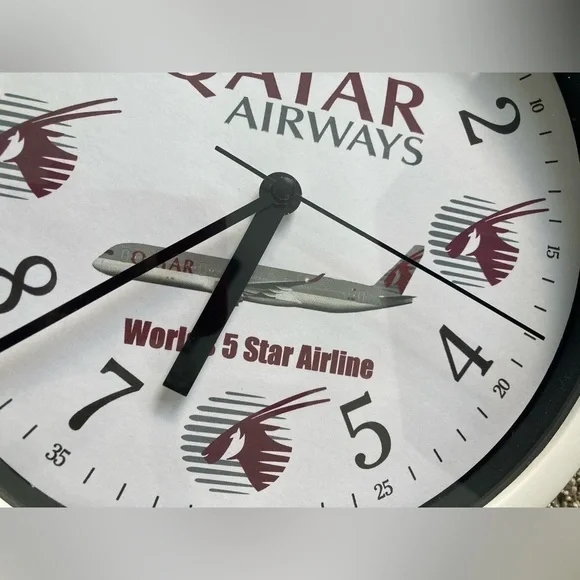 🇶🇦 Qatar Airways custom made Wall Clock 🕚 Like New! - Picture 4 of 9